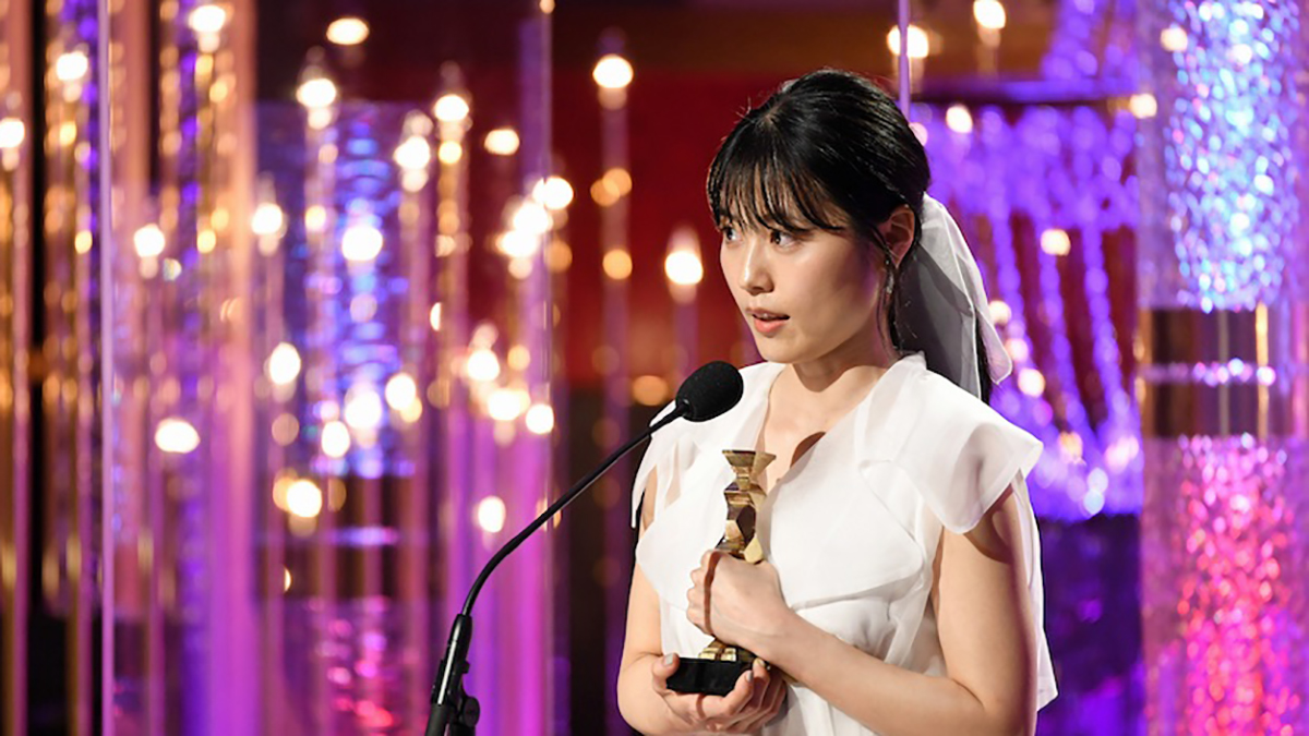 有村架純、笑顔はじける！ 第45回日本アカデミー賞最優秀主演女優賞