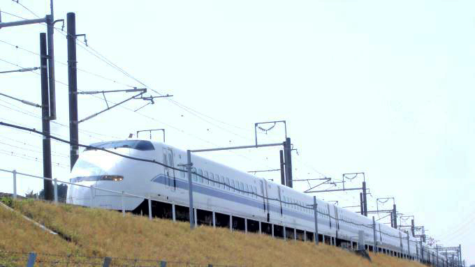 300系新幹線電車、東海道新幹線・掛川～浜松間（2009年撮影）