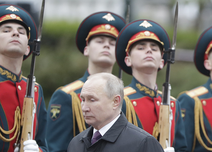 ロシア軍の「弱さ」の根本は「中間管理職」に任せないソ連的組織論