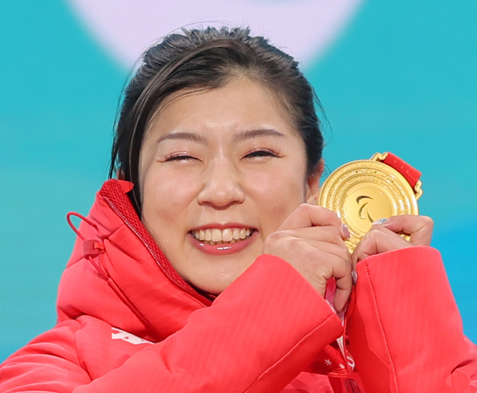 「高木美帆選手と同じ数を獲得出来て嬉しい」村岡桃佳、4個目のメダル獲得の喜びを語る
