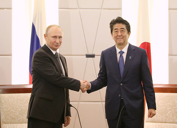 返り血を浴びる「覚悟」が日本にあるのか　　問われるロシアへの「経済制裁」の意味