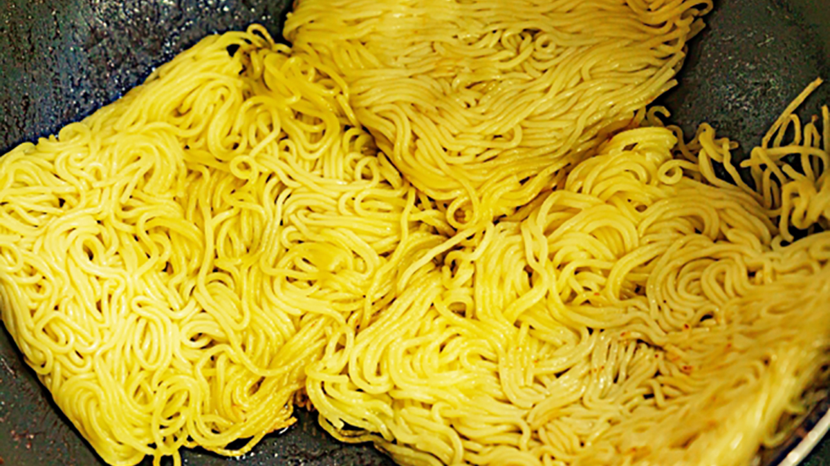 名前は 焼きそば なのに 中華麺を使うのはなぜ ニッポン放送 News Online 名前は 焼きそば なのに 中華麺を使うのはなぜ ニッポン放送 News Online