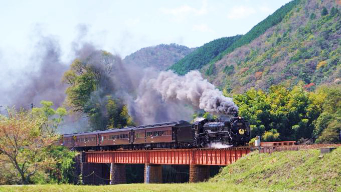 D51形蒸気機関車＋35系客車・快速「SLやまぐち号」、山口線・長門峡～渡川間