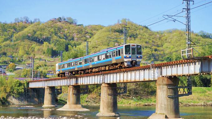 213系電車・普通列車、伯備線・備中川面～木野山間