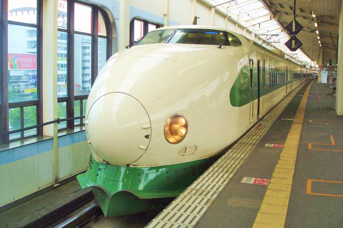 200系新幹線電車「なすの」、東北新幹線・郡山駅（2009年撮影）