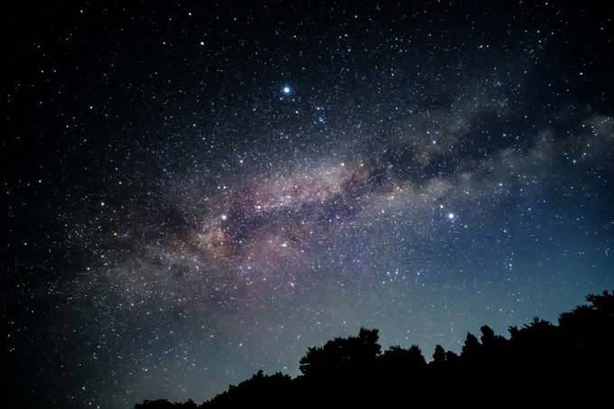鳥取県は星が綺麗に見える「星取県」！ 本物の星空の下で生放送するラジオ番組が話題！