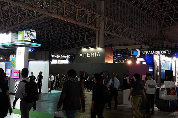 「東京ゲームショウ2022」XperiaブースDay1熱狂のステージをレポート！超高性能スマホ「Xperia 1 IV」のゲーム＆カメラを、エビ中・真山りか、野呂佳代、ゴー☆ジャスらが体験