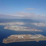 飛行機の上から見える神戸空港