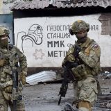 ウクライナ南東部マリウポリに展開するロシア兵たち（ウクライナ・マリウポリ）＝2022年5月18日　AFP＝時事　写真提供：時事通信