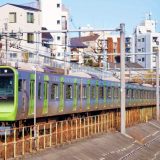 E235系電車・普通列車、山手線・田端～駒込間