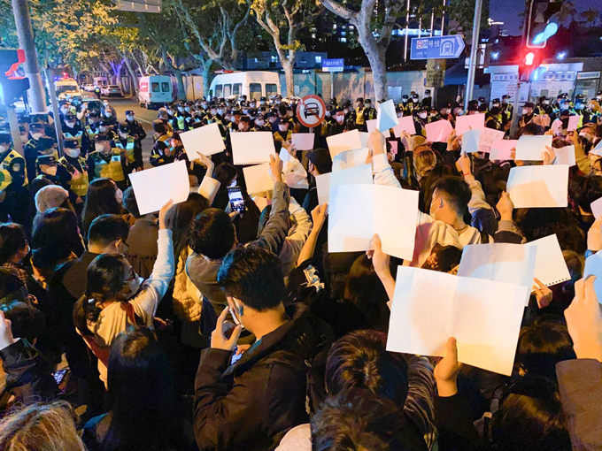 中国各地で「ゼロコロナ」抗議デモ　習氏の退陣要求も　「誰かが仕掛けているのではないか」辛坊治郎が持論を展開