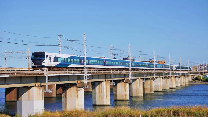 E257系電車・特急「踊り子」、東海道本線・茅ヶ崎～平塚間