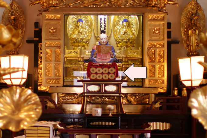 泥棒を組み伏せる住職？！　目と学業の神様を祀る千葉県の本久寺でランパンプスが合格祈願！