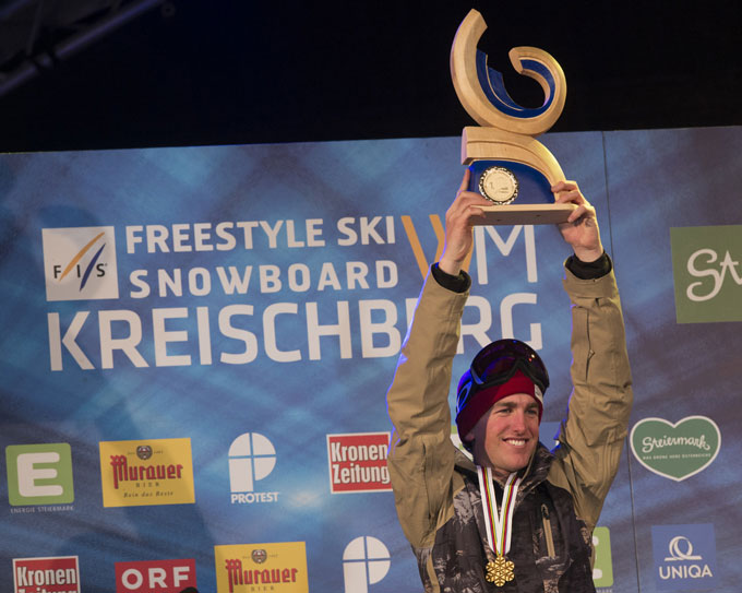 フリースタイルスキー世界選手権のハーフパイプで優勝したカイル・スメーン氏＝2015年1月、オーストリア・クライシュベルク　Ｃｈｒｉｓｔｉａｎ　Ｂｒｕｎａ／ＺＵＭＡ　Ｗｉｒｅ／ＺＵＭＡＰＲＥＳＳ．ｃｏｍ／共同通信イメージズ