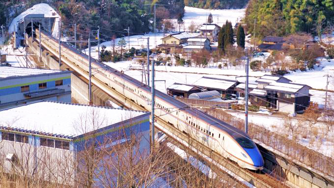 W7系新幹線電車「かがやき」、北陸新幹線・金沢～新高岡間