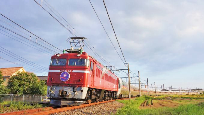 EF81形電気機関車+E26系客車・団体臨時列車「カシオペア紀行」、東北本線・栗橋～古河間