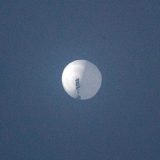 米本土上空を飛行する中国の偵察気球（米西部モンタナ州）＝2023年2月1日　AFP＝時事　写真提供：時事通信