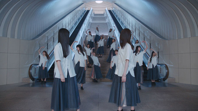 乃木坂46 32ndシングル「人は夢を二度見る」Music Video公開