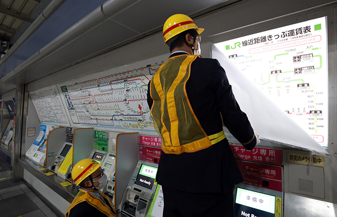 鉄道駅でのバリアフリー化は進むが、「ソフト面」が遅れる日本の問題