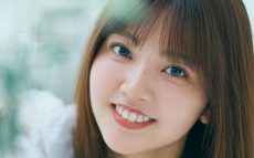 日向坂46 四期生 山下葉留花　名前にちなんで？植物をくるっと……　～「四期生のぽかぽか写真館」