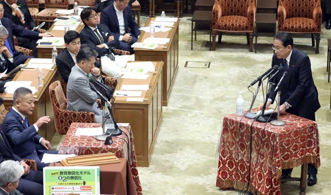 衆院予算委で日本維新の会の馬場伸幸代表の質問に答弁する岸田文雄首相＝2023年5月24日午後、衆院第1委員室　写真提供：産経新聞社