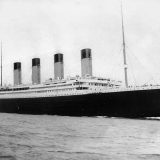 タイタニック号　RMS Titanic departing Southampton on April 10, 1912.　　　PD