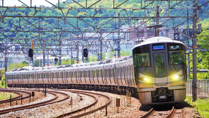 225系電車「新快速」、東海道本線・島本～山崎間
