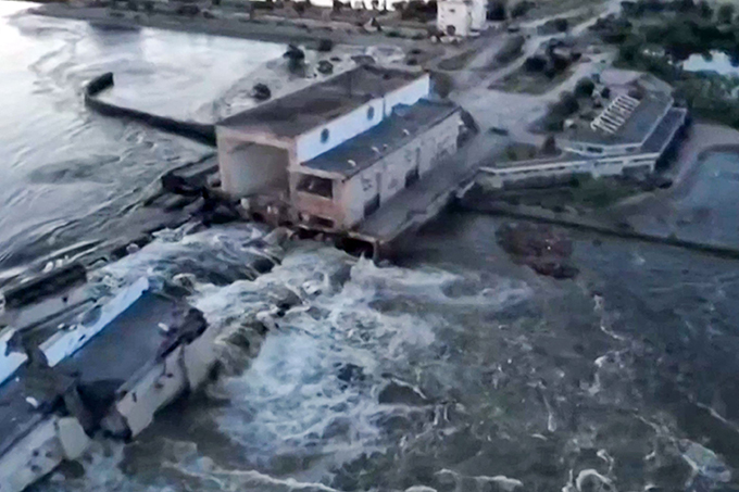 ウクライナのダム決壊　切羽詰まったロシアの攻撃によるものか