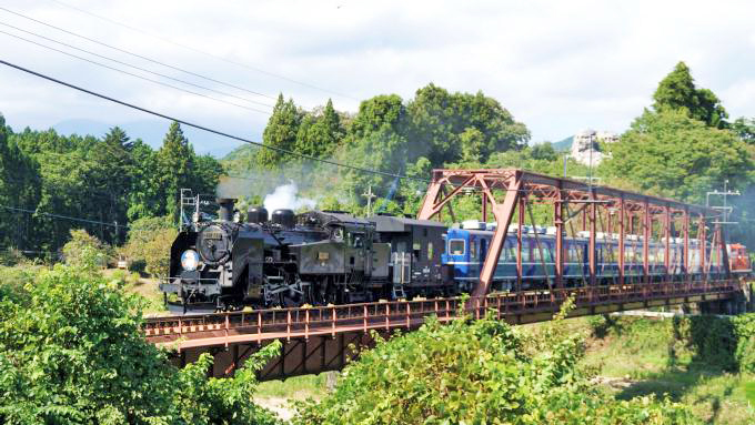 C11形蒸気機関車＋14系客車「SL大樹」、東武鬼怒川線・新高徳～大桑間