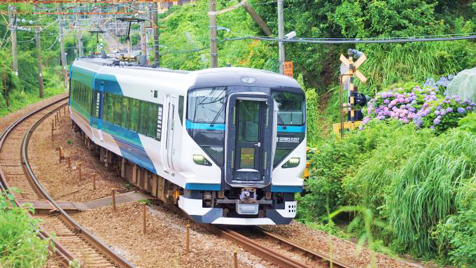 E257系電車・特急「踊り子」、東海道本線・根府川～早川間