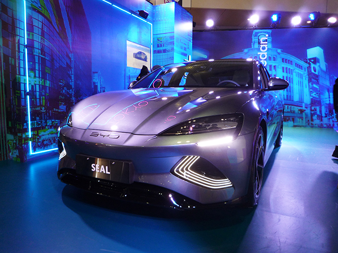 BYDの電気自動車「シール」（2023年1月　東京オートサロンで撮影）
