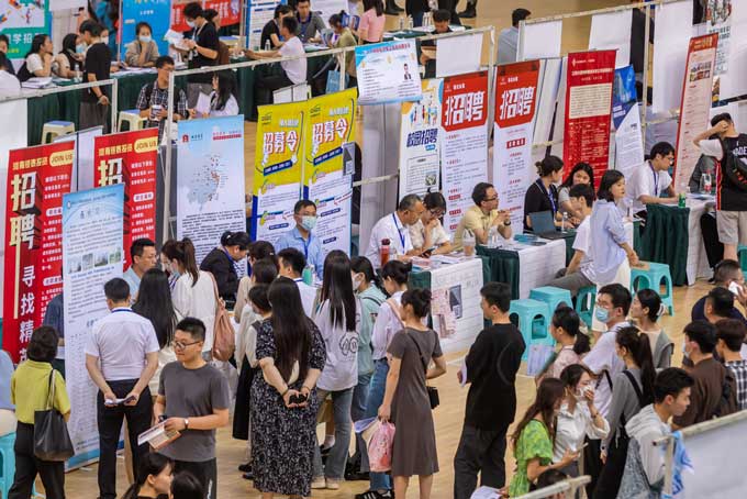 中国の若者失業率20％超　「コロナ禍で増やした大学院生が、一気に就職求人市場へ。実際にはもっと悪い状況では」辛坊治郎が指摘
