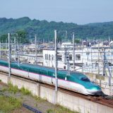 E5系新幹線電車「はやて」、東北新幹線・八戸駅
