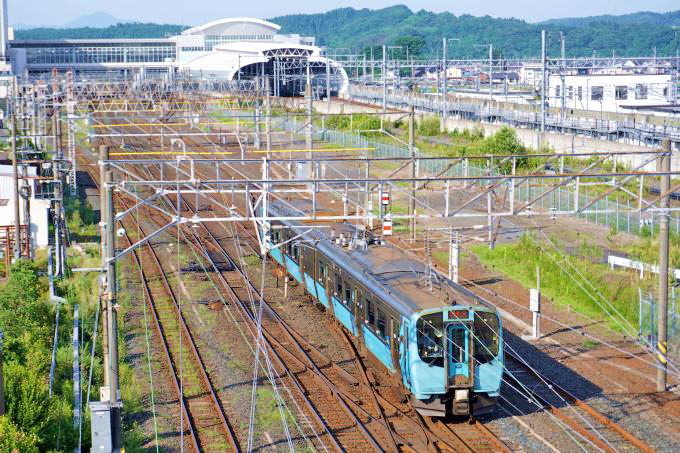 青い森703系電車・普通列車、青い森鉄道線・八戸駅