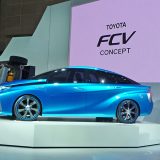 2013年、市販前提の燃料電池自動車（トヨタ）