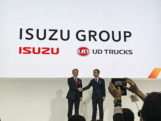 ジャパンモビリティショーでいすゞ自動車とUDトラックスは合同でブースを展開した