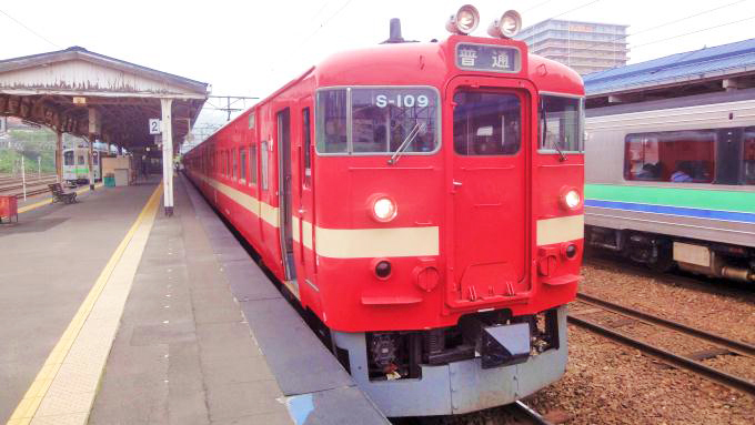 711系電車・普通列車、函館本線・小樽駅（2011年撮影）