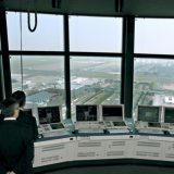 報道陣に公開された羽田空港新管制塔。管制室から見た第2ターミナルとC滑走路、D滑走路方向　撮影日：2009年10月29日　写真提供：産経新聞社
