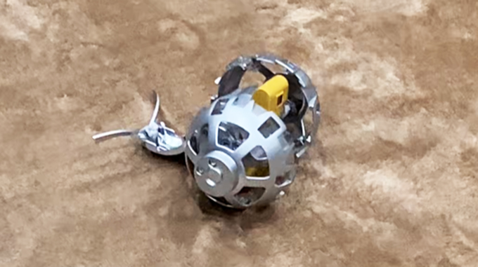 小型ロボット「LEV-2」の同一機