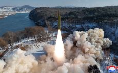 北朝鮮の人々の「恐るべき勤勉さ」　中小国が取るべき核戦略を忠実に実行　～極超音速ミサイル試射