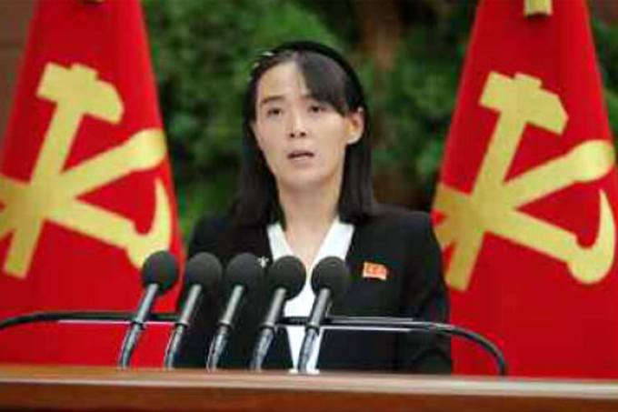 2021年6月29日に行われた北朝鮮の朝鮮労働党政治局拡大会議で演説する金与正党副部長。翌30日付の労働新聞が掲載した（コリアメディア提供・共同）　写真提供：共同通信社