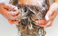 薄毛を防ぐには「正しいシャンプー法」を理解すること　専門家が指摘