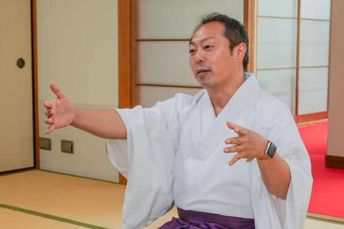 創建年代は不詳！？　古代の信仰跡が残る、織田信長も祈願した手力雄神社にてランパンプスが合格祈願！