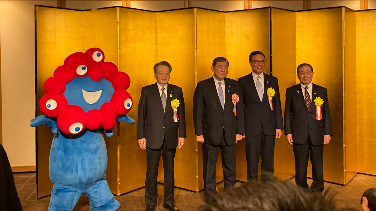 慌ただしい取材現場 とにかく“全集中”