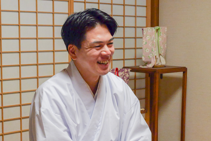 口伝で残された二千年の歴史！？　古来より天神を祀る、布多天神社にてランパンプスが合格祈願！
