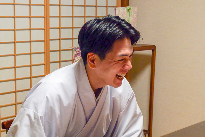 口伝で残された二千年の歴史！？　古来より天神を祀る、布多天神社にてランパンプスが合格祈願！