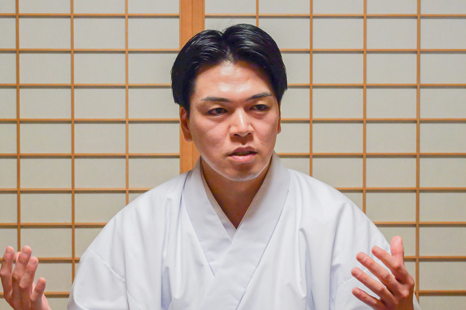 口伝で残された二千年の歴史！？　古来より天神を祀る、布多天神社にてランパンプスが合格祈願！