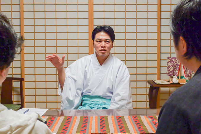 口伝で残された二千年の歴史！？　古来より天神を祀る、布多天神社にてランパンプスが合格祈願！
