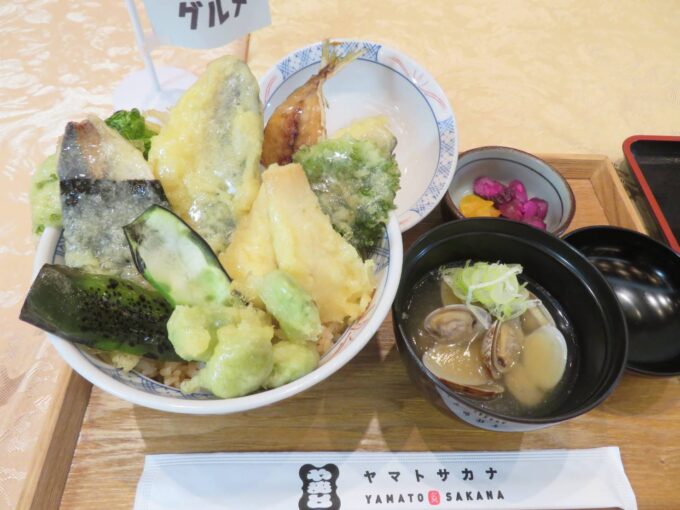「房総の駅とみうら・天丼うしおや」 特製 彩りあじてんどん
