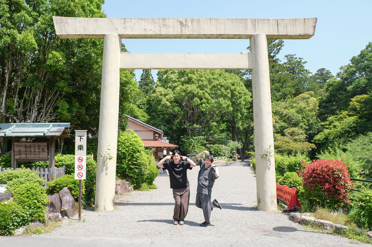 日本で唯一の頭の神様！？　世にも奇妙な由緒が伝わる、頭之宮四方神社にてランパンプスが合格祈願！